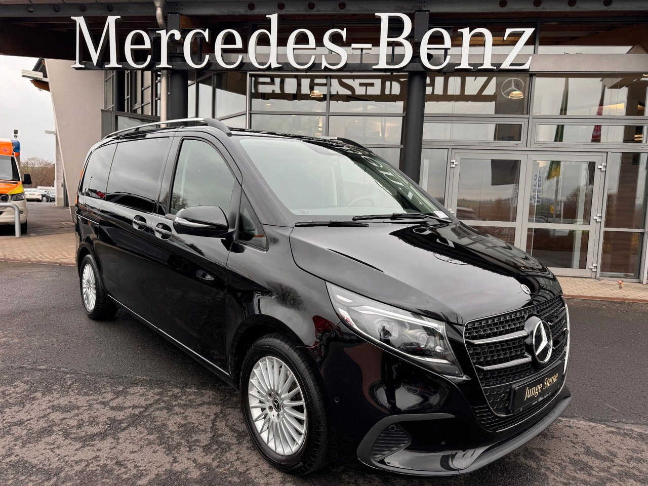 Mercedes-Benz V 220 d STYLE K Liege-Paket AHK2,5 DISTRONIC - Karavan: slika 1 Mercedes-Benz V 220 d STYLE K Liege-Paket AHK2,5 DISTRONIC - Karavan: slika 1