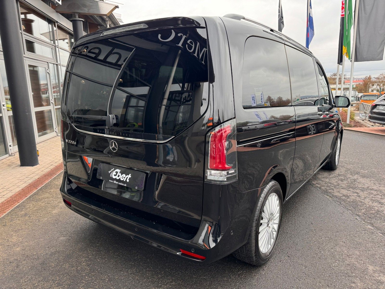 Mercedes-Benz V 220 d STYLE K Liege-Paket AHK2,5 DISTRONIC - Karavan: slika 4 Mercedes-Benz V 220 d STYLE K Liege-Paket AHK2,5 DISTRONIC - Karavan: slika 4