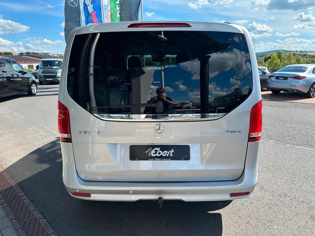 Mercedes-Benz V 250 EDITION 4MATIC Kompakt Liege-Paket AHK2,5t - Potniški kombi: slika 5 Mercedes-Benz V 250 EDITION 4MATIC Kompakt Liege-Paket AHK2,5t - Potniški kombi: slika 5