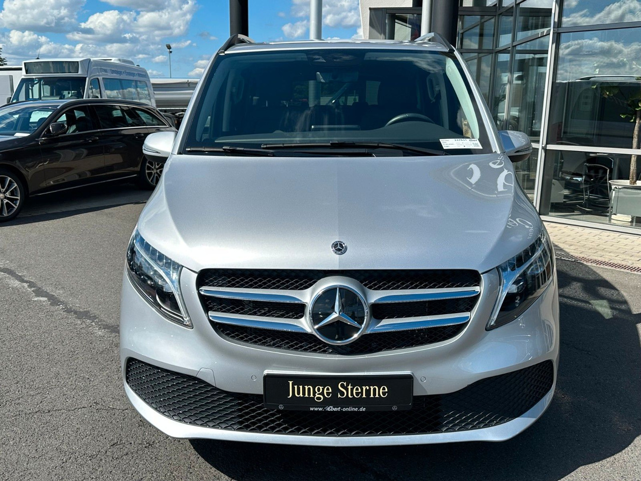 Mercedes-Benz V 250 EDITION 4MATIC Kompakt Liege-Paket AHK2,5t - Potniški kombi: slika 2 Mercedes-Benz V 250 EDITION 4MATIC Kompakt Liege-Paket AHK2,5t - Potniški kombi: slika 2