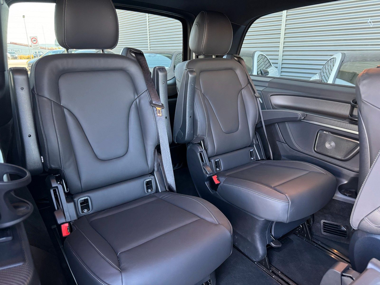 Karavan Mercedes-Benz V 300 d 4MATIC EXCLUSIVE AMG Tische AHK2,5to: slika 8