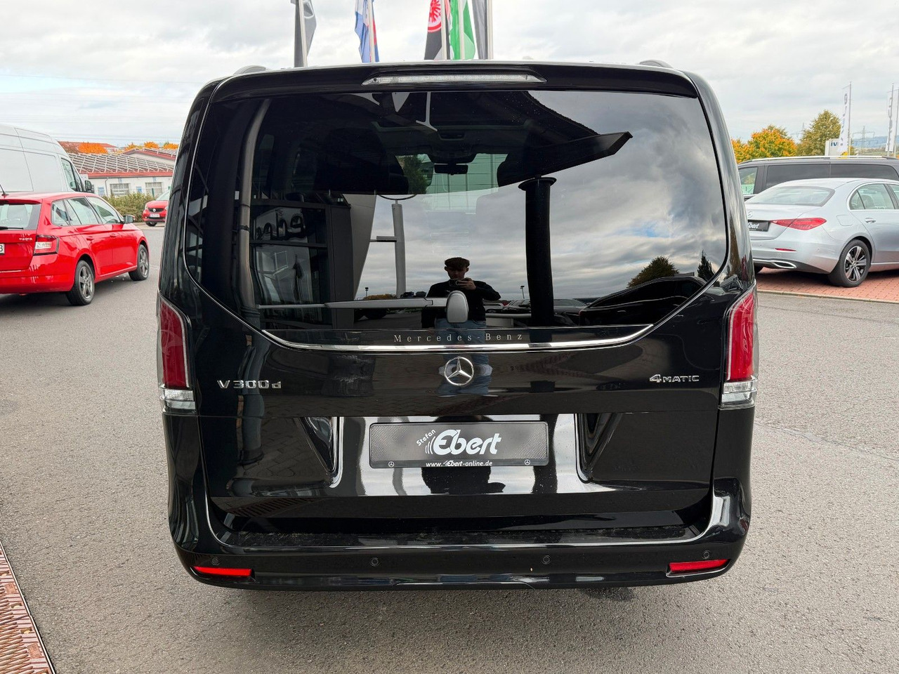 Mercedes-Benz V 300 d 4MATIC EXCLUSIVE Luxus-Sitze AHK2,5to - Potniški kombi: slika 5 Mercedes-Benz V 300 d 4MATIC EXCLUSIVE Luxus-Sitze AHK2,5to - Potniški kombi: slika 5