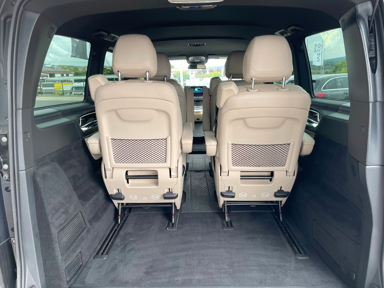 Mercedes-Benz V 300 d AVA ED 4MATIC Sitzklima Burmester 6Sitze - Potniški kombi: slika 5 Mercedes-Benz V 300 d AVA ED 4MATIC Sitzklima Burmester 6Sitze - Potniški kombi: slika 5