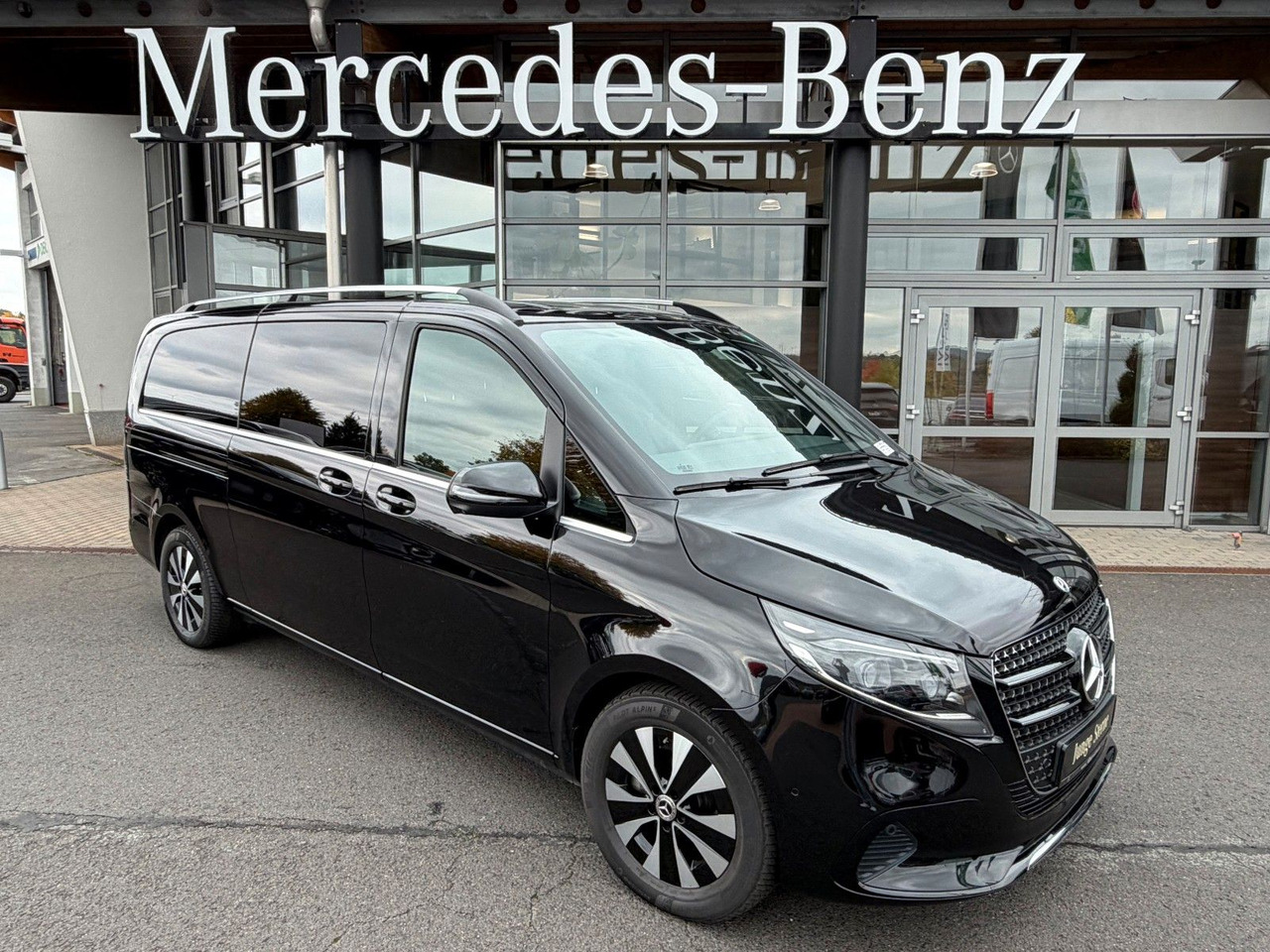 Mercedes-Benz V 300 d AVANTGARDE Extralang 360Kamera Standh - Karavan: slika 1 Mercedes-Benz V 300 d AVANTGARDE Extralang 360Kamera Standh - Karavan: slika 1