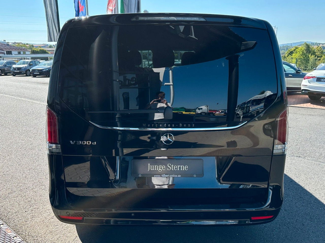 Mercedes-Benz V 300 d AVANTGARDE Extralang 360Kamera Standheiz - Potniški kombi: slika 5 Mercedes-Benz V 300 d AVANTGARDE Extralang 360Kamera Standheiz - Potniški kombi: slika 5