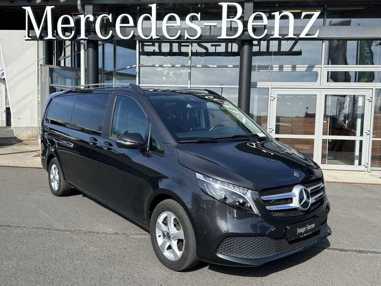 Mercedes-Benz V 300 d EDITION 4MATIC DISTRONIC AHK LED Kamera - Potniški kombi: slika 1 Mercedes-Benz V 300 d EDITION 4MATIC DISTRONIC AHK LED Kamera - Potniški kombi: slika 1