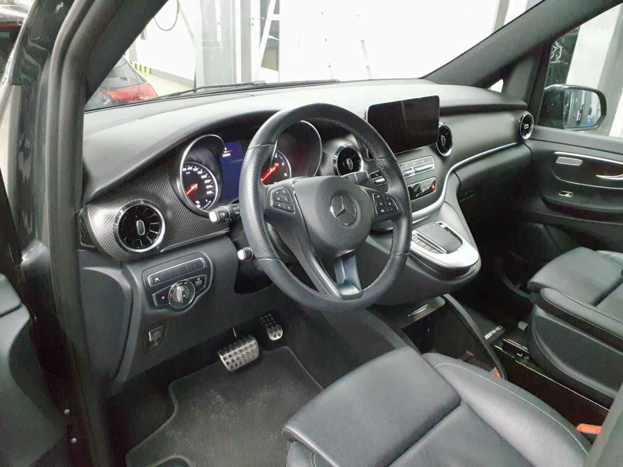Mercedes-Benz V 300 d EDITION AMG AHK Tisch Leder ILS 7Sitze - Potniški kombi: slika 5 Mercedes-Benz V 300 d EDITION AMG AHK Tisch Leder ILS 7Sitze - Potniški kombi: slika 5