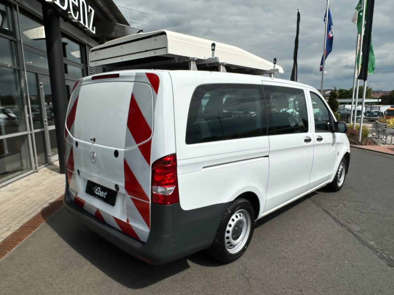Mercedes-Benz Vito 111 CDI Tourer Begleitfahrzeug BF3+ / WVZ - Furgon: slika 5 Mercedes-Benz Vito 111 CDI Tourer Begleitfahrzeug BF3+ / WVZ - Furgon: slika 5