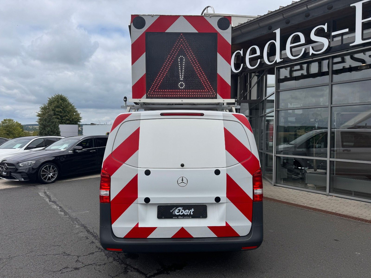 Mercedes-Benz Vito 111 CDI Tourer Begleitfahrzeug BF3+ / WVZ - Mali kombi: slika 2 Mercedes-Benz Vito 111 CDI Tourer Begleitfahrzeug BF3+ / WVZ - Mali kombi: slika 2