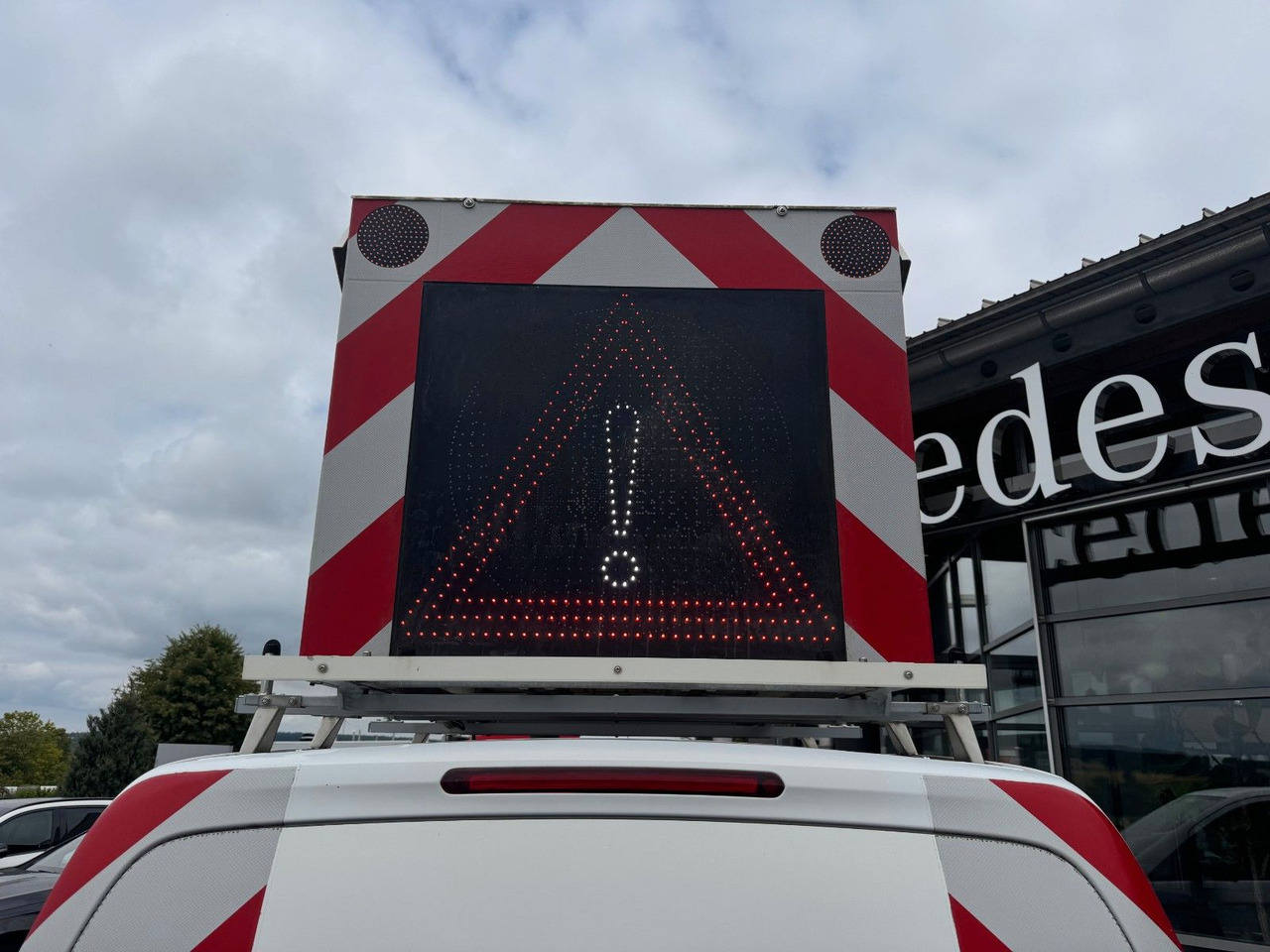 Mercedes-Benz Vito 111 CDI Tourer Begleitfahrzeug BF3+ / WVZ - Potniški kombi: slika 4 Mercedes-Benz Vito 111 CDI Tourer Begleitfahrzeug BF3+ / WVZ - Potniški kombi: slika 4