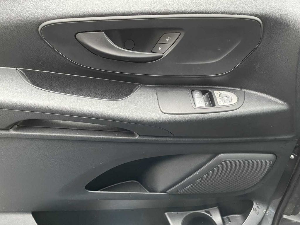 Mercedes-Benz Vito 114 CDI 3200 Klima Kamera AHK Navi Tempomat  lizing Mercedes-Benz Vito 114 CDI 3200 Klima Kamera AHK Navi Tempomat: slika 11