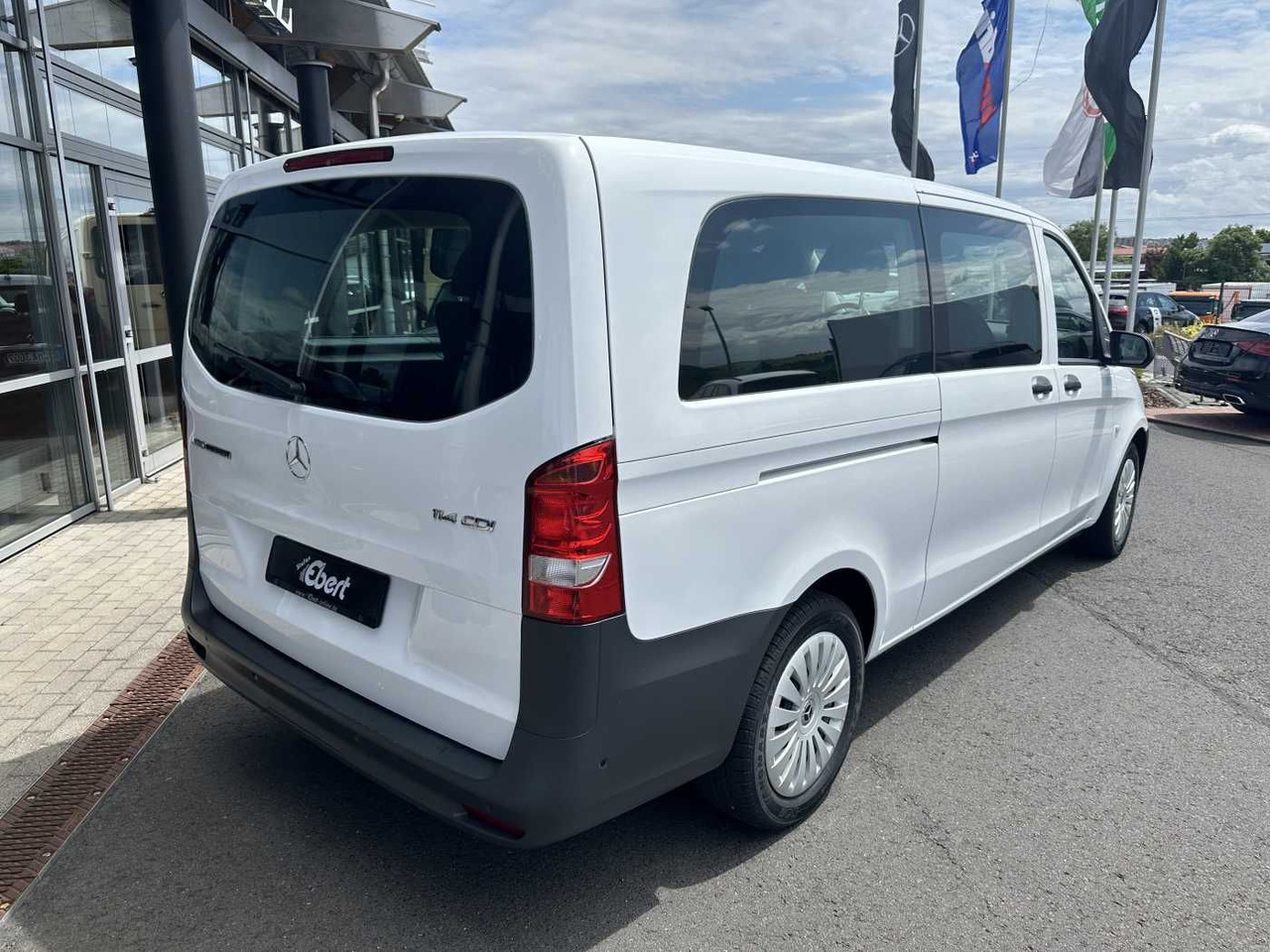 Mercedes-Benz Vito 114 CDI Tourer 9G Klima Audio40 Extralang - Potniški kombi: slika 4 Mercedes-Benz Vito 114 CDI Tourer 9G Klima Audio40 Extralang - Potniški kombi: slika 4