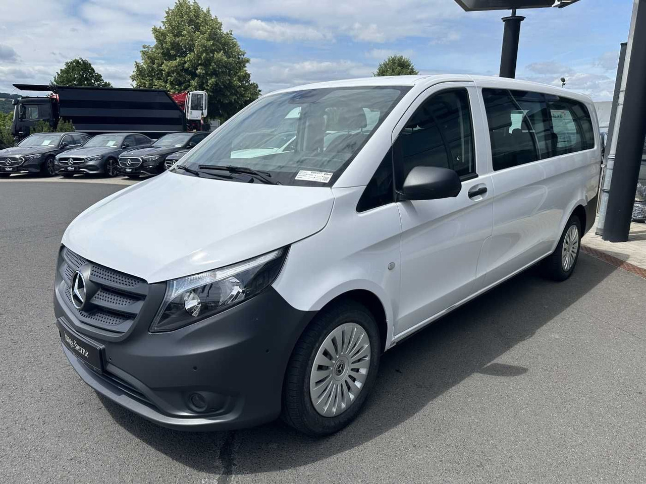 Mercedes-Benz Vito 114 CDI Tourer 9G Klima Audio40 Extralang - Potniški kombi: slika 3 Mercedes-Benz Vito 114 CDI Tourer 9G Klima Audio40 Extralang - Potniški kombi: slika 3