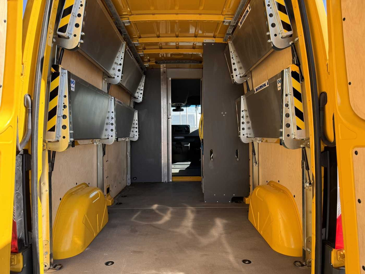 Mercedes-Benz eSprinter 312 KEP-AusbauPaket-Regal Kamera Klima - Furgon, Električno dostavno vozilo: slika 5 Mercedes-Benz eSprinter 312 KEP-AusbauPaket-Regal Kamera Klima - Furgon, Električno dostavno vozilo: slika 5