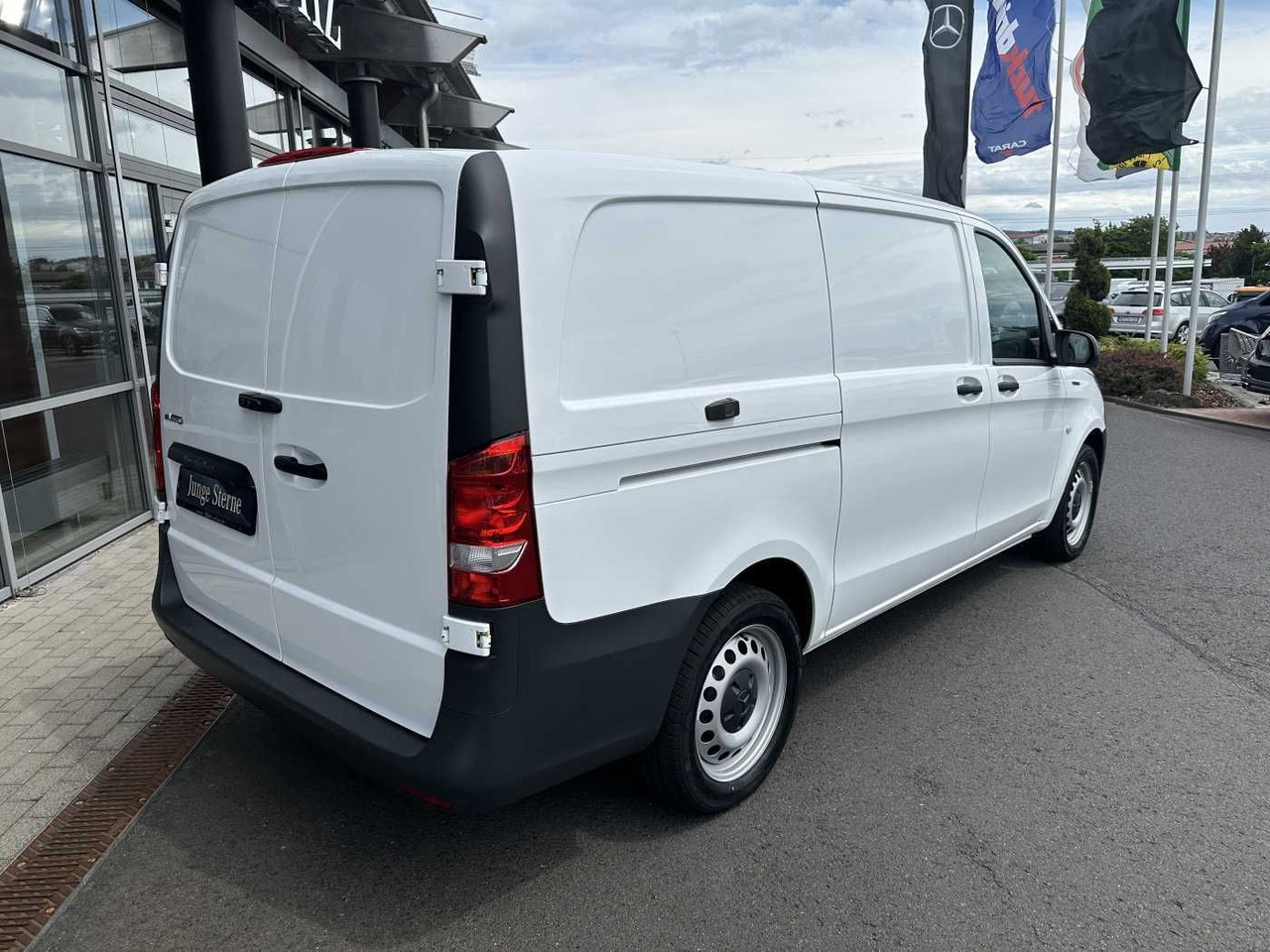 Mercedes-Benz eVito 112 Klima Kamera Navi SHZ Tempomat - Mali kombi, Električno dostavno vozilo: slika 4 Mercedes-Benz eVito 112 Klima Kamera Navi SHZ Tempomat - Mali kombi, Električno dostavno vozilo: slika 4
