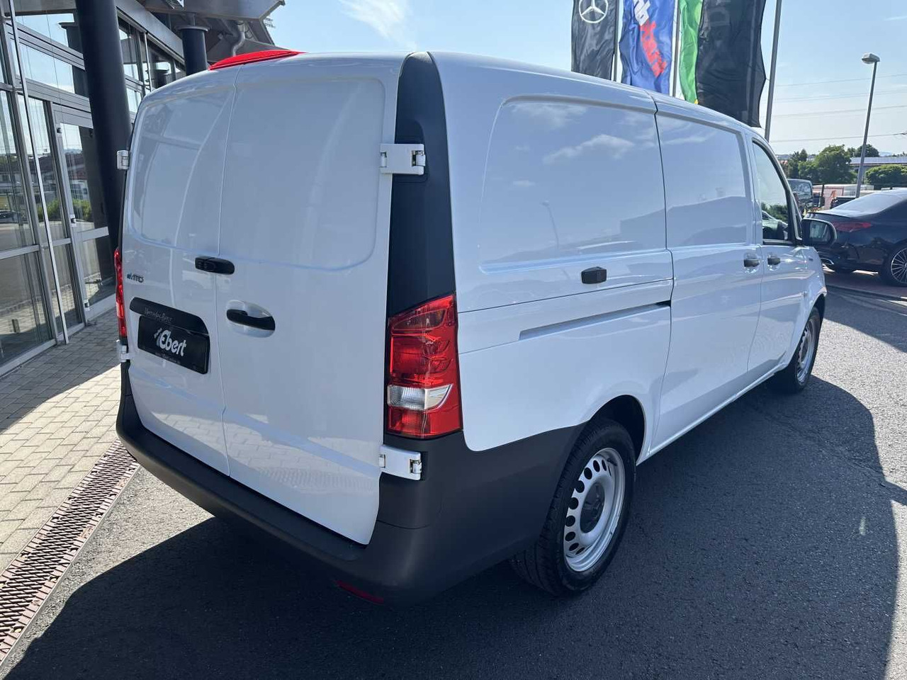 Mercedes-Benz eVito 112 Klima Kamera Navi SHZ Tempomat - Mali kombi, Električno dostavno vozilo: slika 4 Mercedes-Benz eVito 112 Klima Kamera Navi SHZ Tempomat - Mali kombi, Električno dostavno vozilo: slika 4