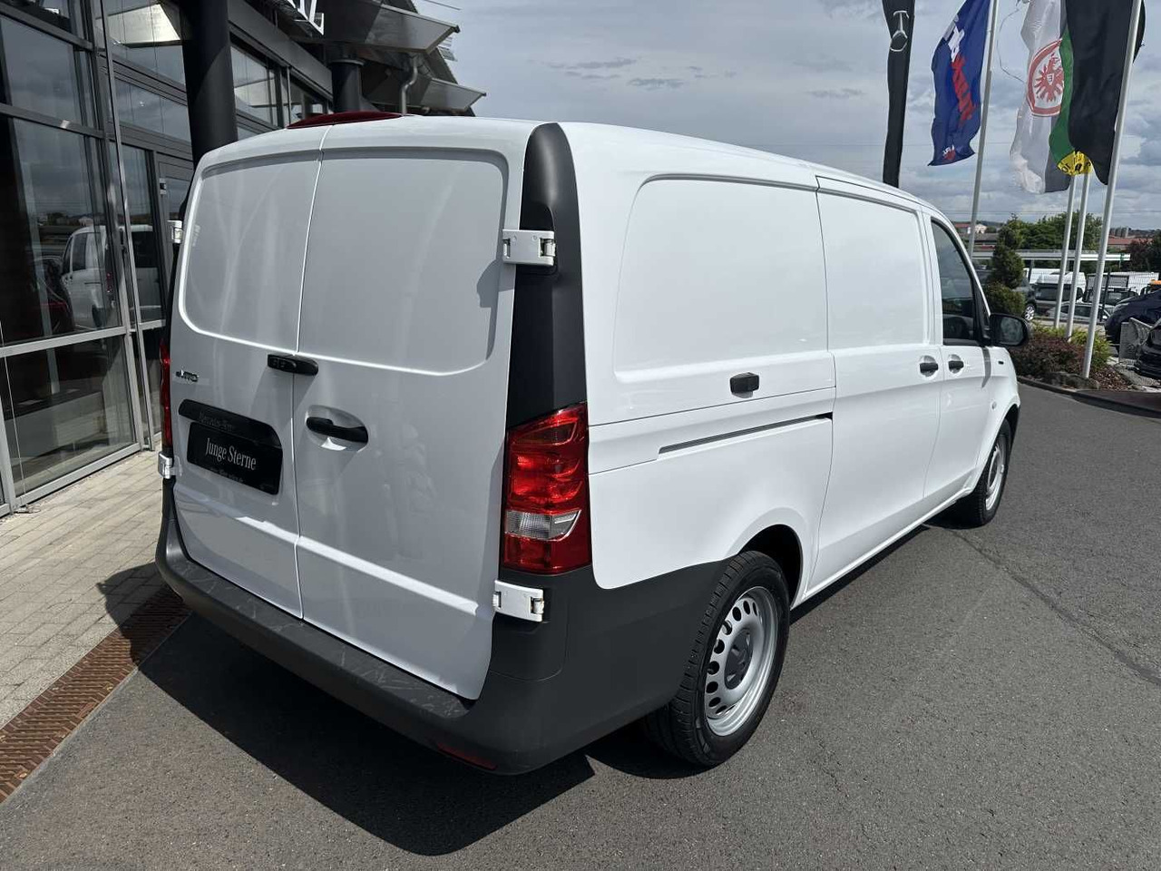 Mercedes-Benz eVito 112 Klima Kamera Navi SHZ Tempomat - Mali kombi, Električno dostavno vozilo: slika 4 Mercedes-Benz eVito 112 Klima Kamera Navi SHZ Tempomat - Mali kombi, Električno dostavno vozilo: slika 4
