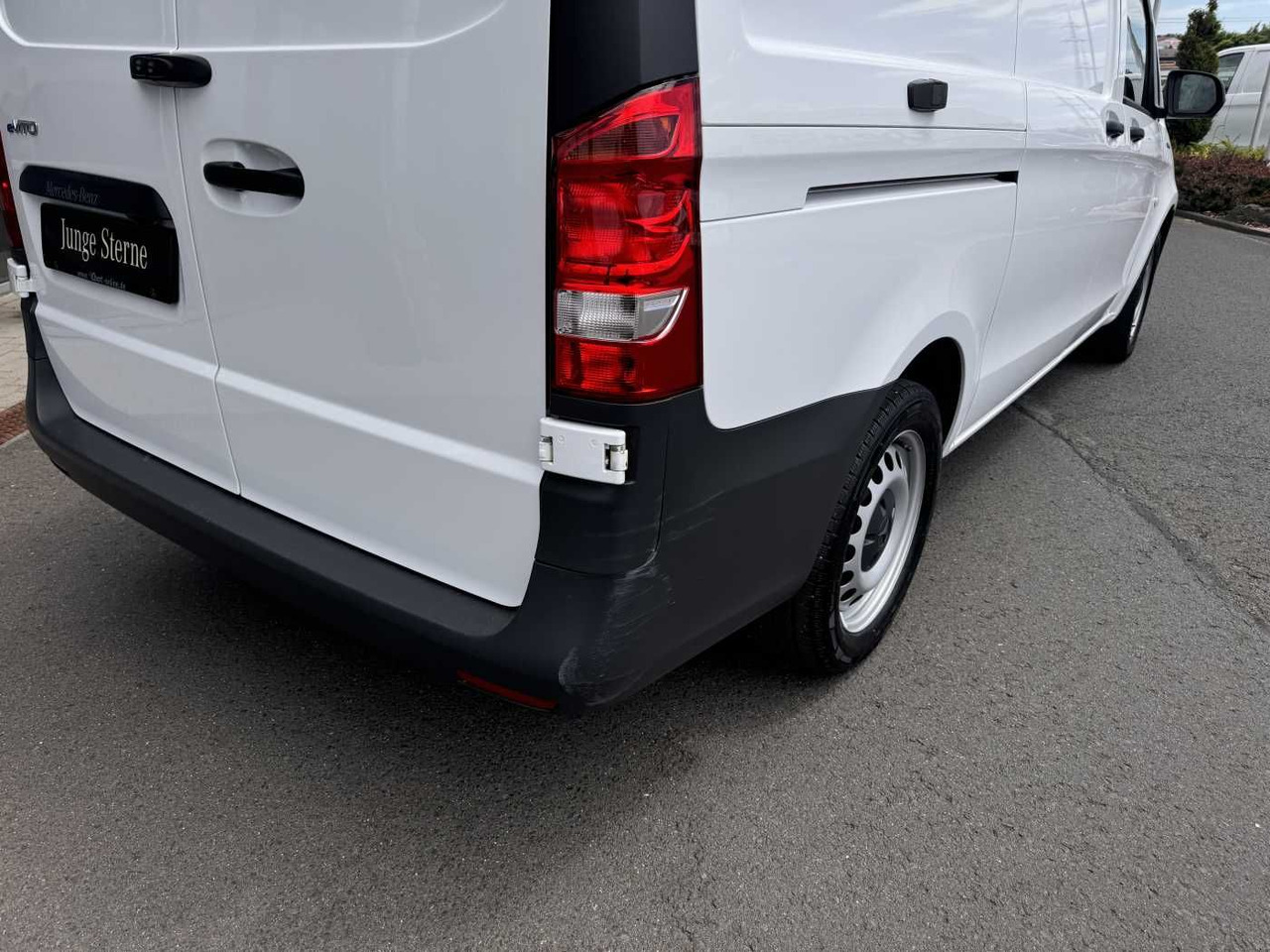 Mercedes-Benz eVito 112 Klima Kamera Navi SHZ Tempomat - Mali kombi, Električno dostavno vozilo: slika 5 Mercedes-Benz eVito 112 Klima Kamera Navi SHZ Tempomat - Mali kombi, Električno dostavno vozilo: slika 5