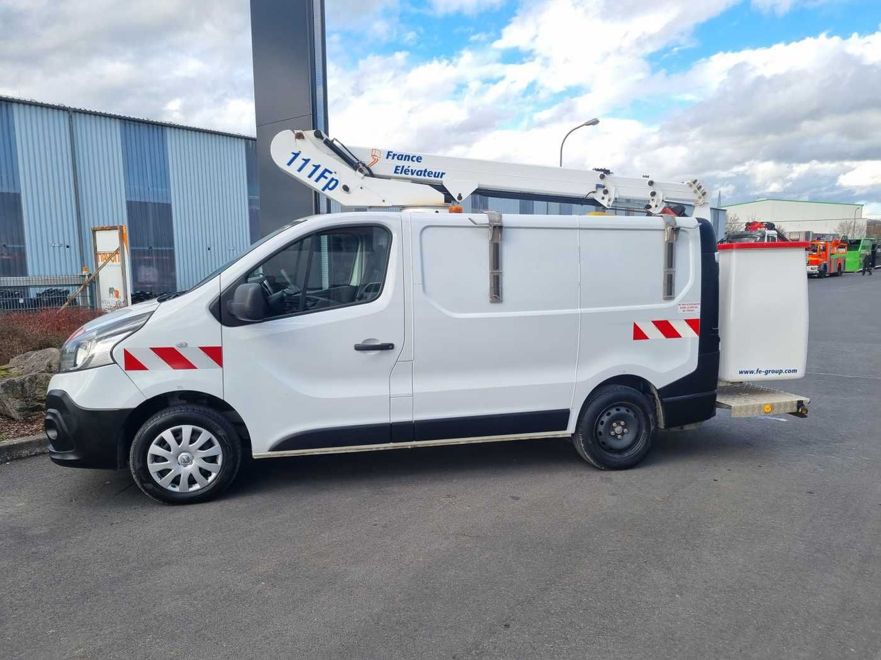 Renault Trafic dCi 120 L1H1 / France Elavateur 10,6m - Dvižna ploščad montirana na tovornjak: slika 4 Renault Trafic dCi 120 L1H1 / France Elavateur 10,6m - Dvižna ploščad montirana na tovornjak: slika 4