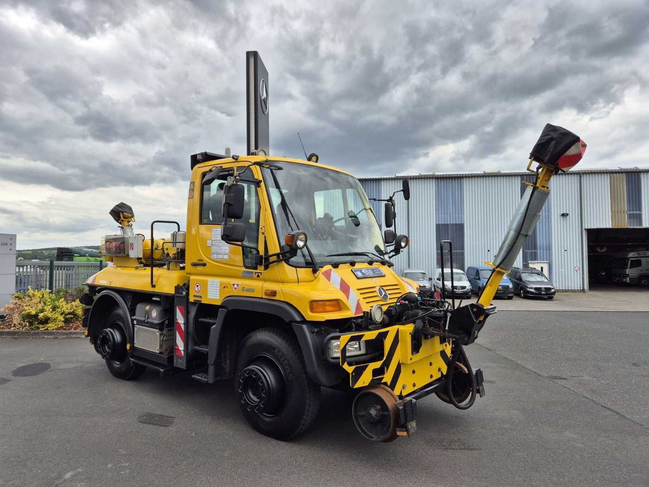 Unimog U400 4x4 Zweiwege ZAGRO 800t/52 Achsen Funk - Tovornjak: slika 3 Unimog U400 4x4 Zweiwege ZAGRO 800t/52 Achsen Funk - Tovornjak: slika 3