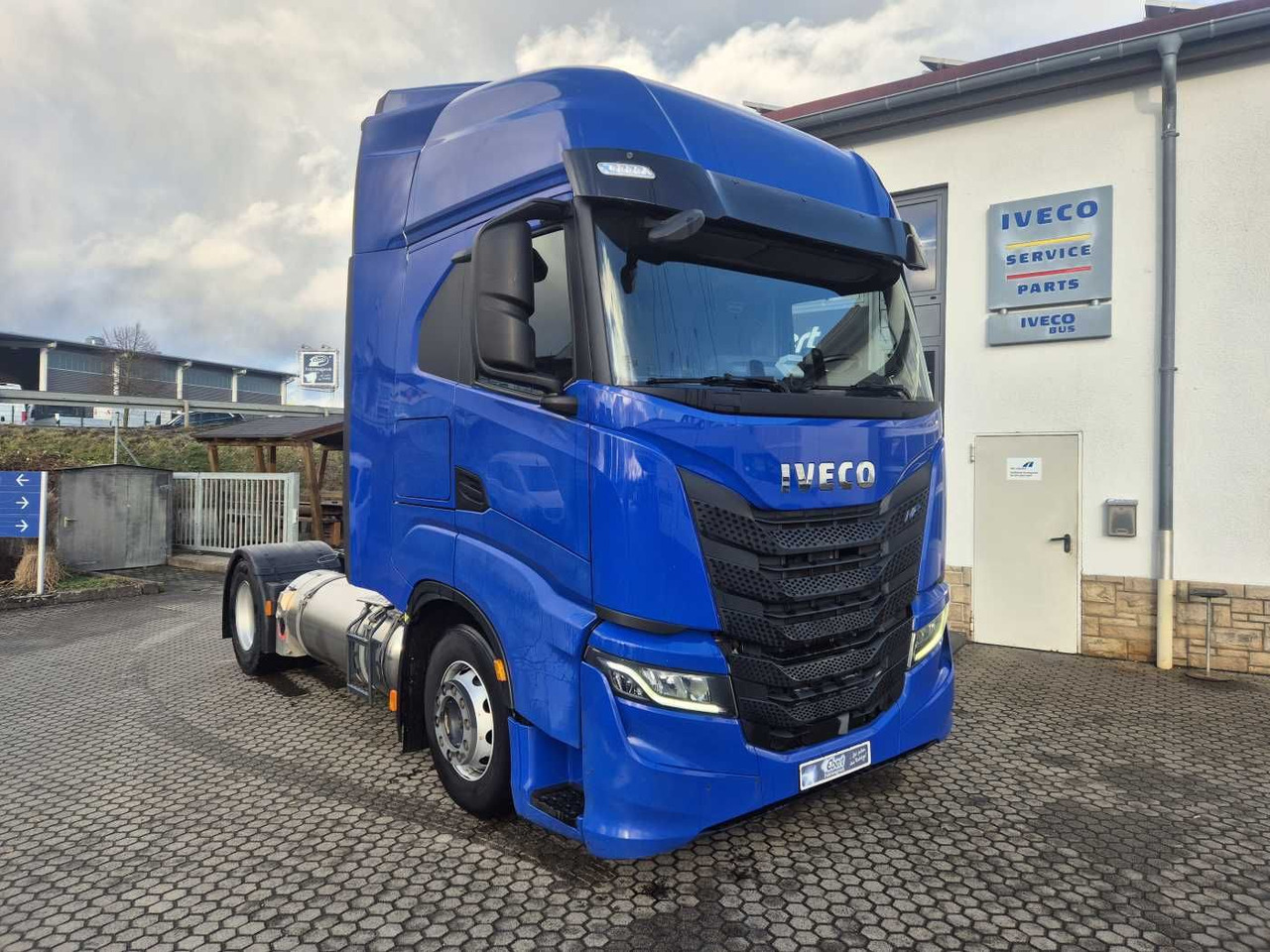 Iveco S-Way 460 NP LNG ACC Intarder Navi - Vlačilec: slika 1 Iveco S-Way 460 NP LNG ACC Intarder Navi - Vlačilec: slika 1