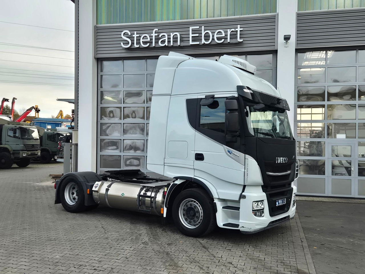 Iveco Stralis 460NP LNG Standklima Xenon 3 Stück - Vlačilec: slika 4 Iveco Stralis 460NP LNG Standklima Xenon 3 Stück - Vlačilec: slika 4