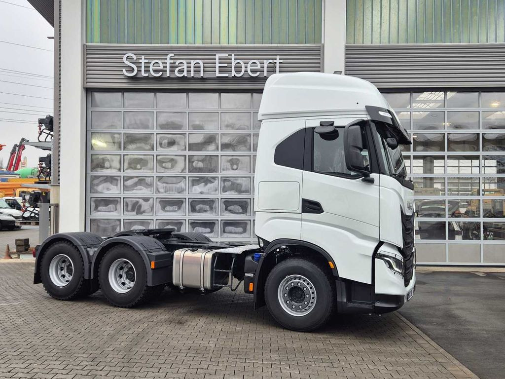Iveco X-Way AS440X57TZ/P ON+ 6x4 Intarder 2xBett Iveco X-Way AS440X57TZ/P ON+ 6x4 Intarder 2xBett - Vlačilec: slika 4 Iveco X-Way AS440X57TZ/P ON+ 6x4 Intarder 2xBett Iveco X-Way AS440X57TZ/P ON+ 6x4 Intarder 2xBett - Vlačilec: slika 4