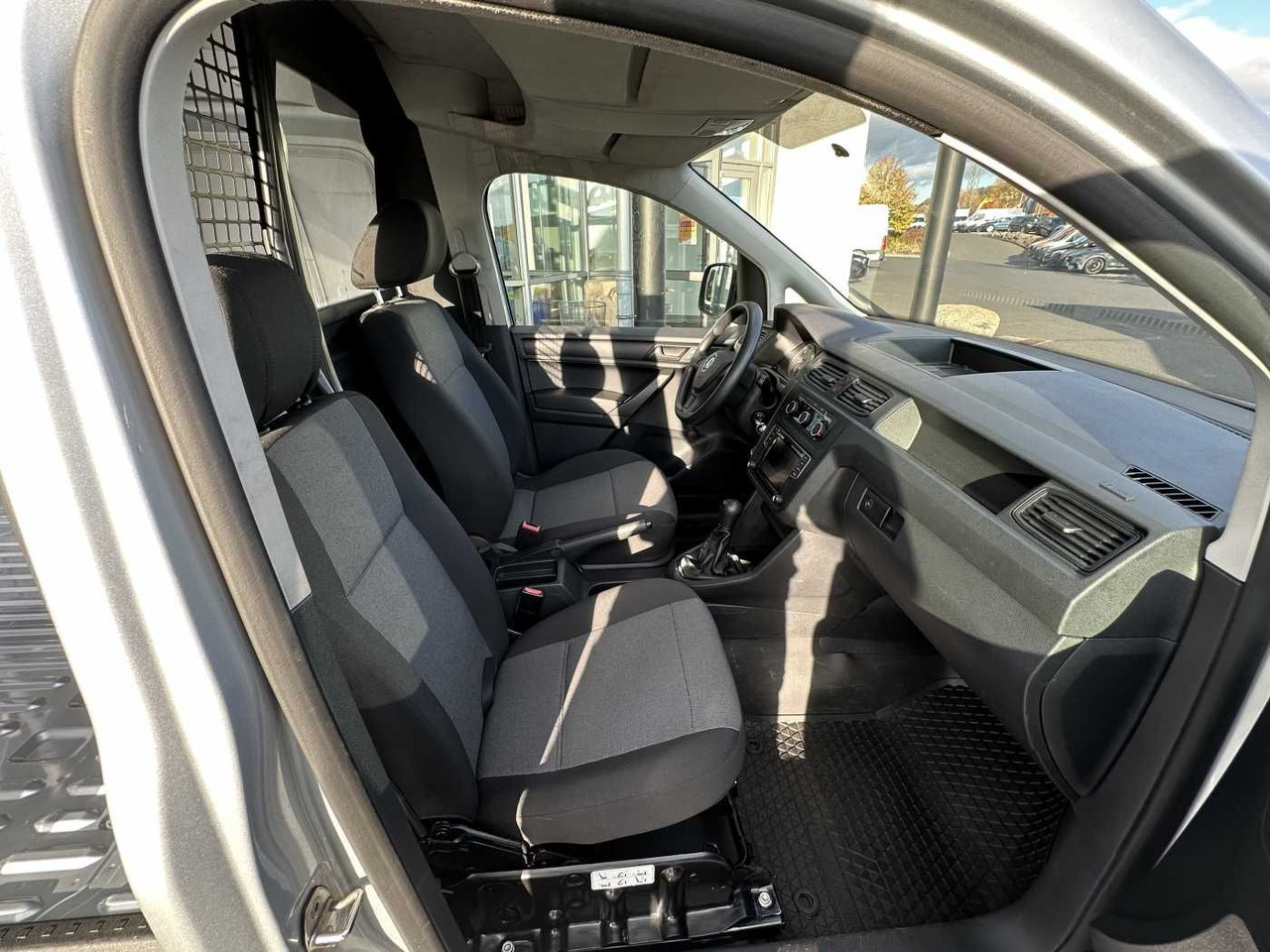 Nov Mali kombi Volkswagen Caddy 1.6 TDI Klima Navi 8Räder Trennwand klappb: slika 11