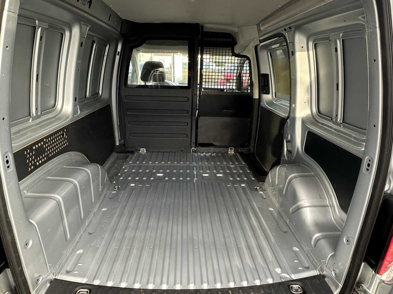 Nov Mali kombi Volkswagen Caddy 1.6 TDI Klima Navi 8Räder Trennwand klappb: slika 7