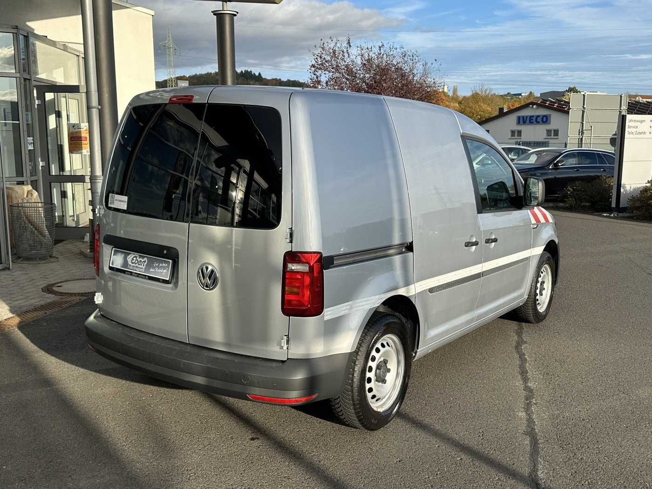 Volkswagen Caddy 1.6 TDI Klima Navi 8Räder Trennwand klappb - Mali kombi: slika 4 Volkswagen Caddy 1.6 TDI Klima Navi 8Räder Trennwand klappb - Mali kombi: slika 4