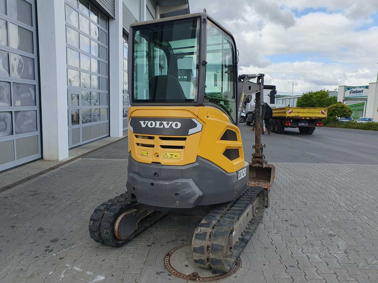 Volvo ECR25D / nur 2.974h! / 1x Tieflöffel / 2016 - Mini bager: slika 5 Volvo ECR25D / nur 2.974h! / 1x Tieflöffel / 2016 - Mini bager: slika 5