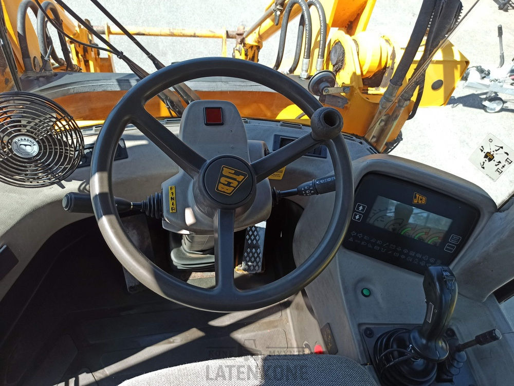 Kolesni nakladalec JCB 411B  HT pyöräkuormaaja: slika 10