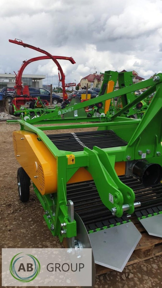 2-row Conveyor Digger Bomet Upus Z656/3 - Kombajn za krompir: slika 2 2-row Conveyor Digger Bomet Upus Z656/3 - Kombajn za krompir: slika 2