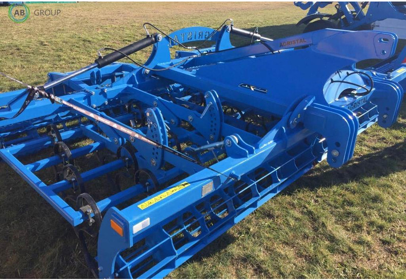 AGRISTAL Hydraulically folding seedbed cultivator/ - Kultivator: slika 2 AGRISTAL Hydraulically folding seedbed cultivator/ - Kultivator: slika 2
