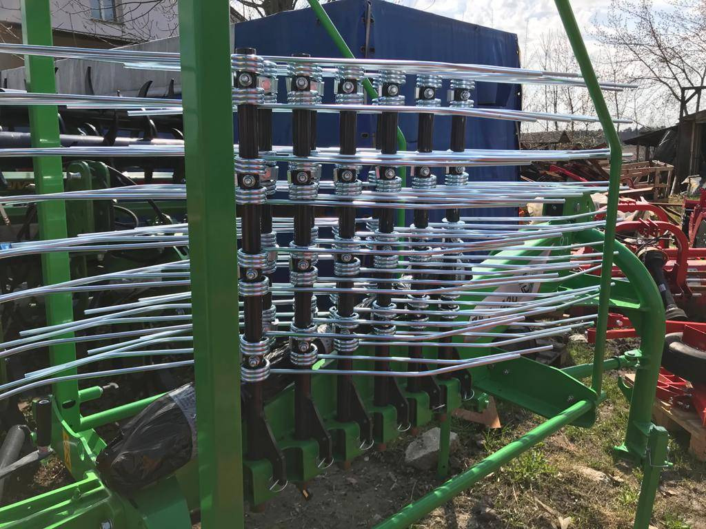 Inter-Tech Rotary Rake ZKT-420, 4.2 m - Obračalnik/ Zgrabljalnik: slika 3 Inter-Tech Rotary Rake ZKT-420, 4.2 m - Obračalnik/ Zgrabljalnik: slika 3