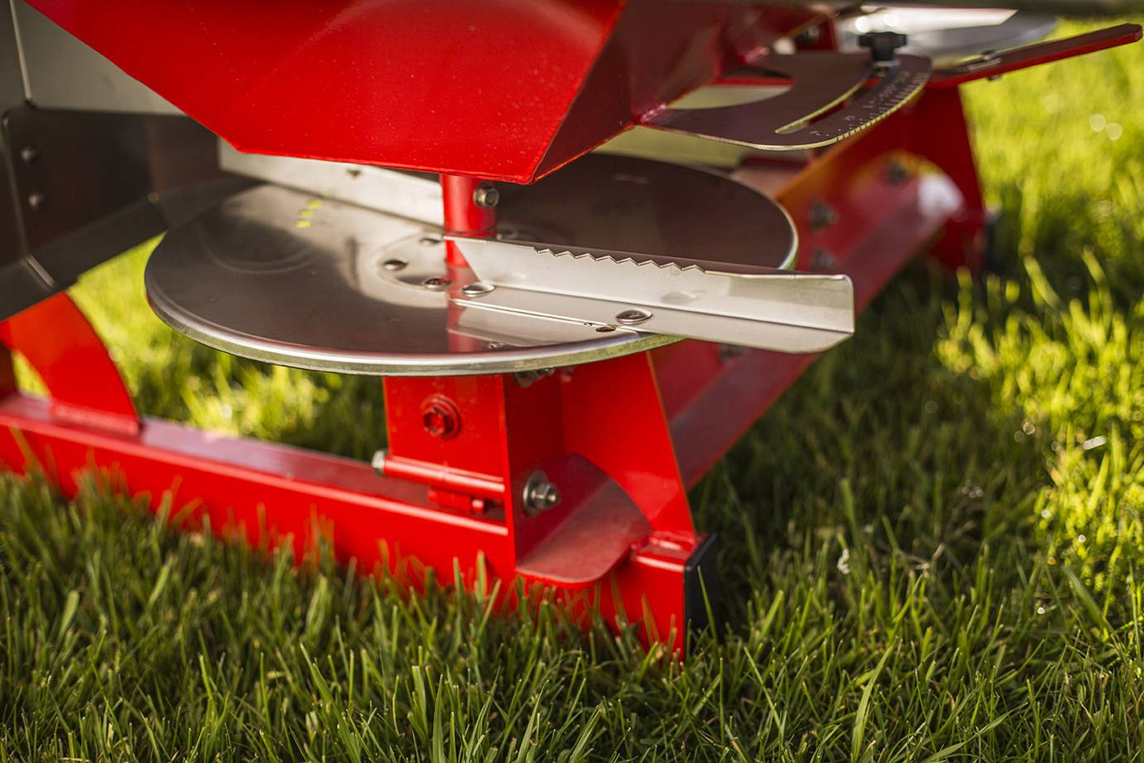 Rozsiewacz do nawozów JUNIOR II ( 600kg, 800kg, 1000kg, 1200kg, ) - Trosilnik gnojila: slika 2 Rozsiewacz do nawozów JUNIOR II ( 600kg, 800kg, 1000kg, 1200kg, ) - Trosilnik gnojila: slika 2