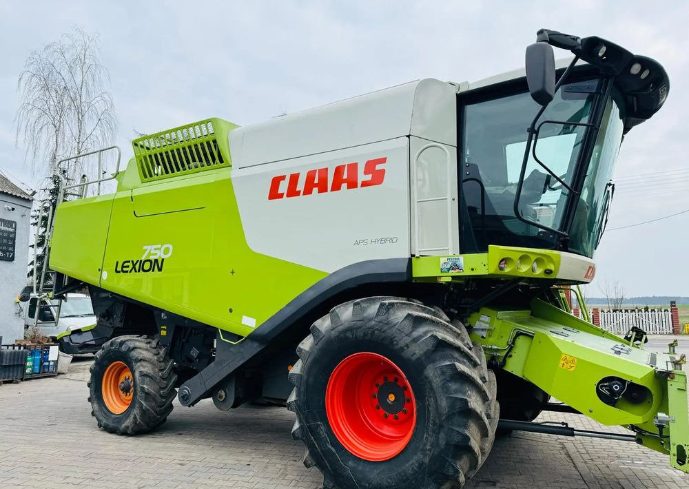 Claas LEXION 750 APS HYBRID - Kombajn harvester: slika 3 Claas LEXION 750 APS HYBRID - Kombajn harvester: slika 3