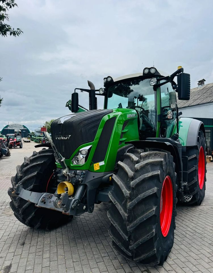 Fendt 828 Vario Profi Plus - Traktor: slika 1 Fendt 828 Vario Profi Plus - Traktor: slika 1