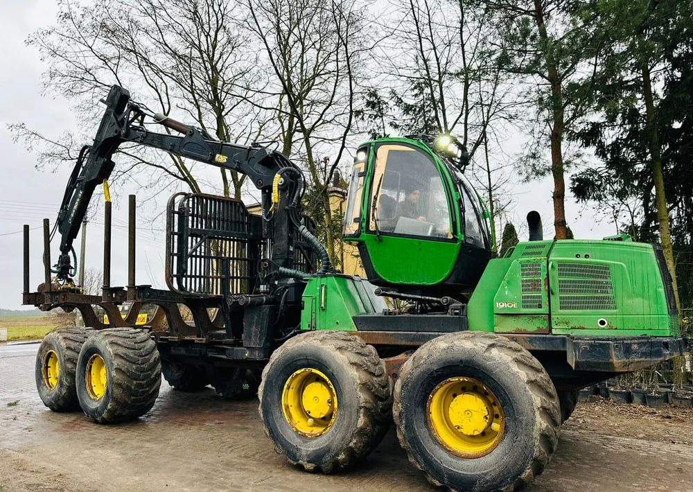 John Deere 1910E - Forvarder: slika 2 John Deere 1910E - Forvarder: slika 2
