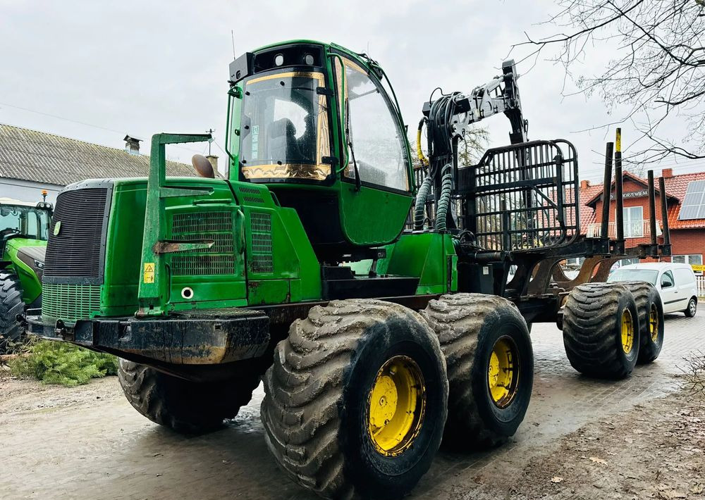 John Deere 1910E - Forvarder: slika 1 John Deere 1910E - Forvarder: slika 1