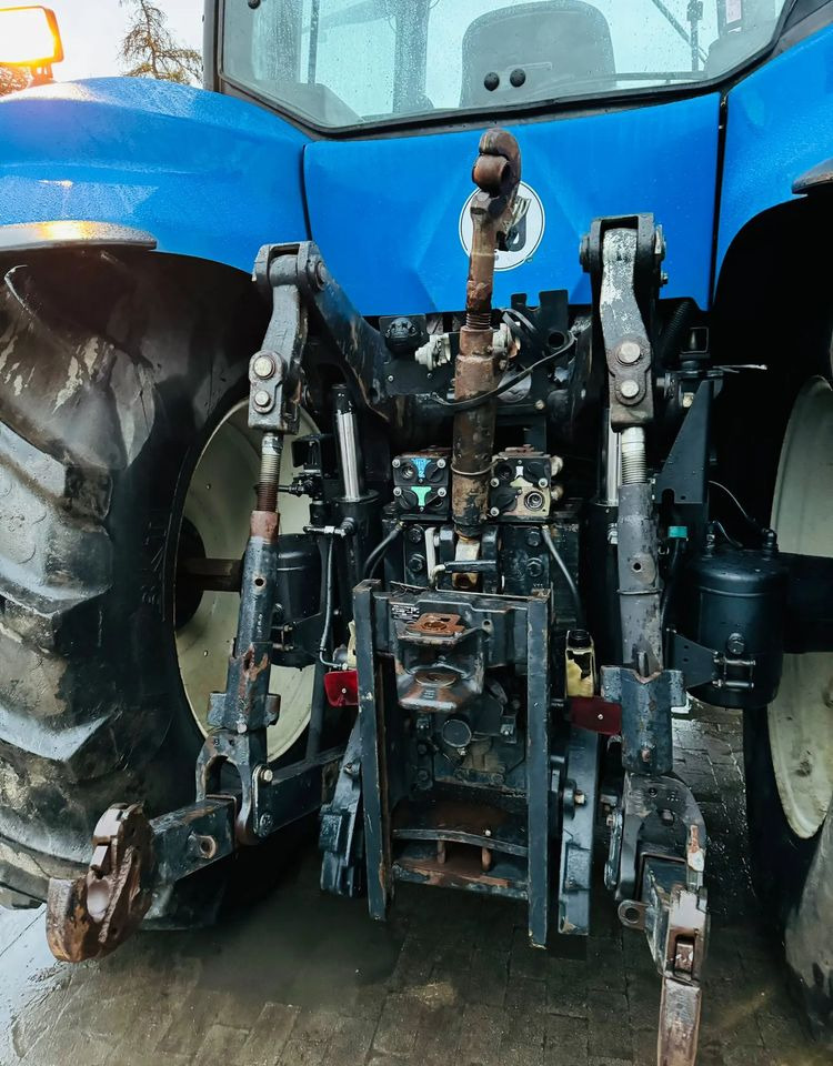 New Holland T8020 - Traktor: slika 4 New Holland T8020 - Traktor: slika 4