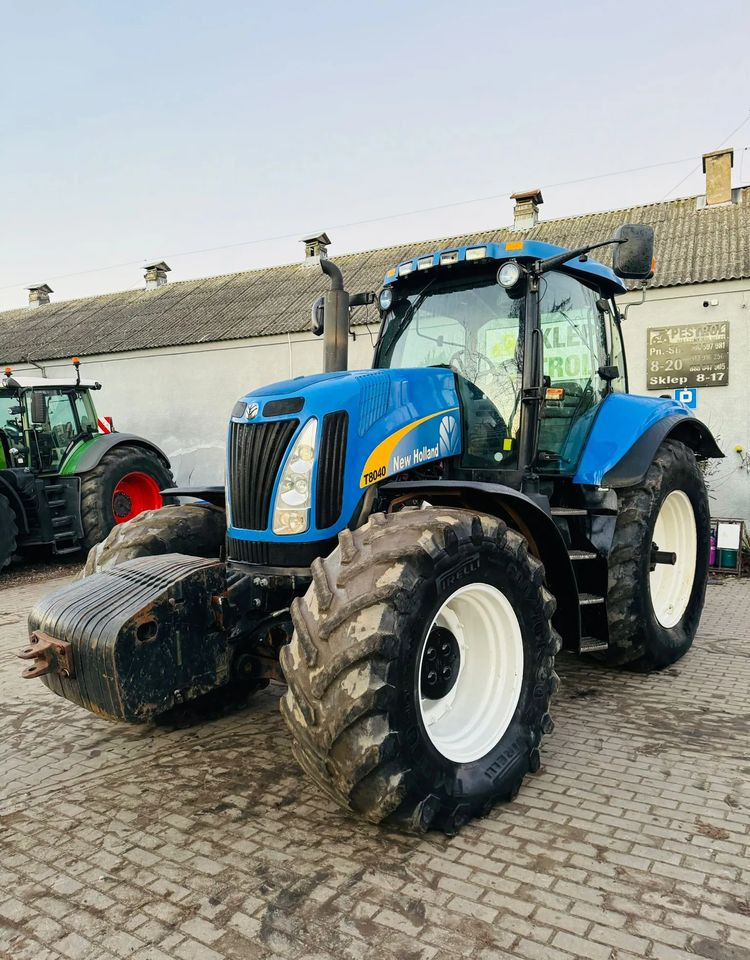New Holland T8040 - Traktor: slika 1 New Holland T8040 - Traktor: slika 1