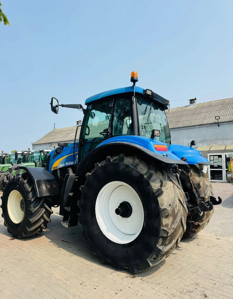 New Holland T8040 - Traktor: slika 5 New Holland T8040 - Traktor: slika 5