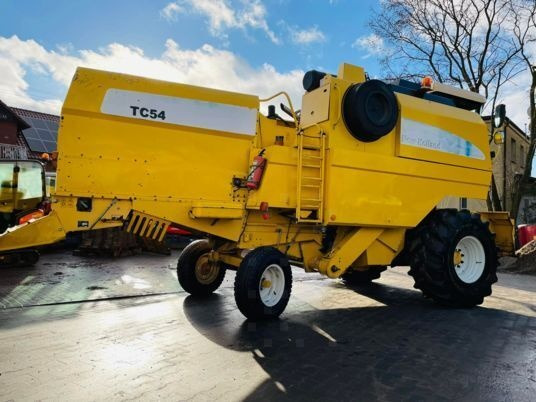 New Holland TC 54 - Kombajn harvester: slika 4 New Holland TC 54 - Kombajn harvester: slika 4