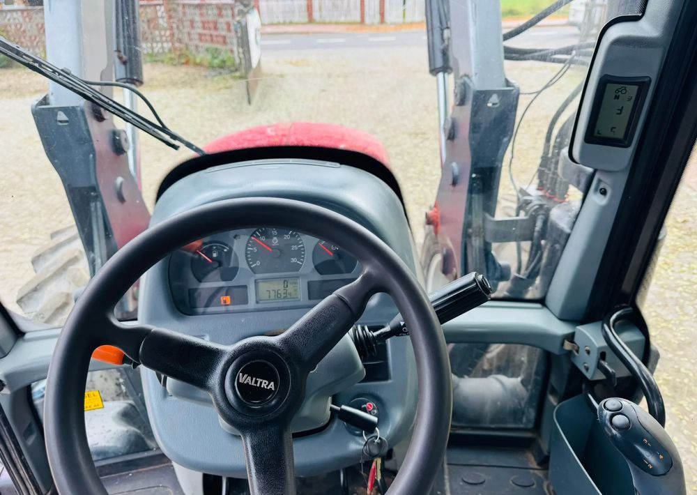 Traktor Valtra N123 HiTech: slika 18
