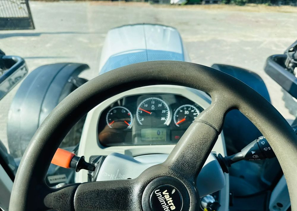 Traktor Valtra T174 UNLIMITED Versu: slika 18