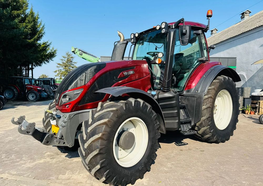 Valtra T174 Versu - Traktor: slika 1 Valtra T174 Versu - Traktor: slika 1