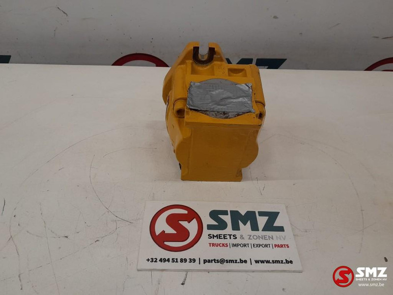 Caterpillar Auxiliary gear pump Caterpillar - Hidravlična črpalka za Oprema za rokovanje z materiali: slika 4 Caterpillar Auxiliary gear pump Caterpillar - Hidravlična črpalka za Oprema za rokovanje z materiali: slika 4