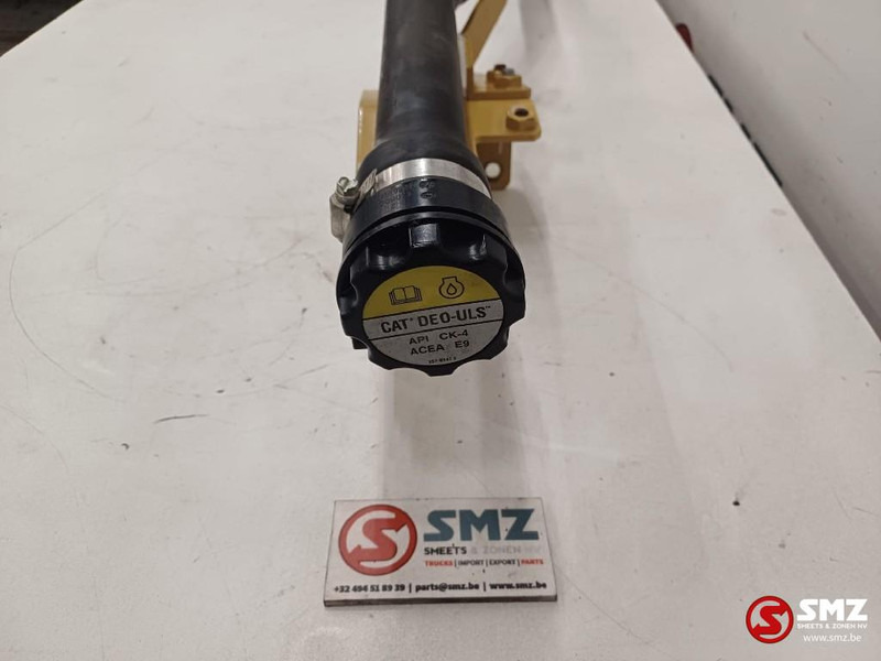 Caterpillar Hose + cap engine oil filler + plates Caterpillar - Motor in deli za Oprema za rokovanje z materiali: slika 4 Caterpillar Hose + cap engine oil filler + plates Caterpillar - Motor in deli za Oprema za rokovanje z materiali: slika 4