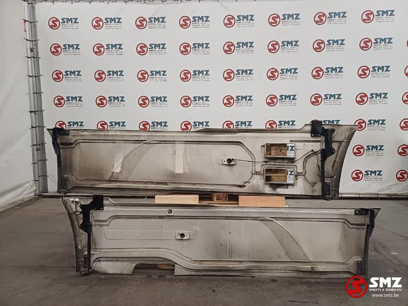 DAF Occ set side skirts L/R DAF - Okvir/ Šasija za Tovornjak: slika 2 DAF Occ set side skirts L/R DAF - Okvir/ Šasija za Tovornjak: slika 2